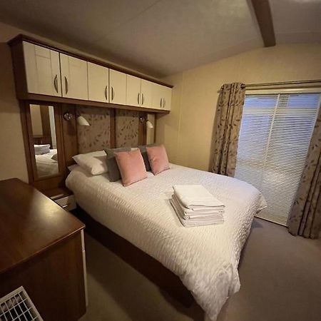 وايتستابل Lovely Static Caravan المظهر الخارجي الصورة