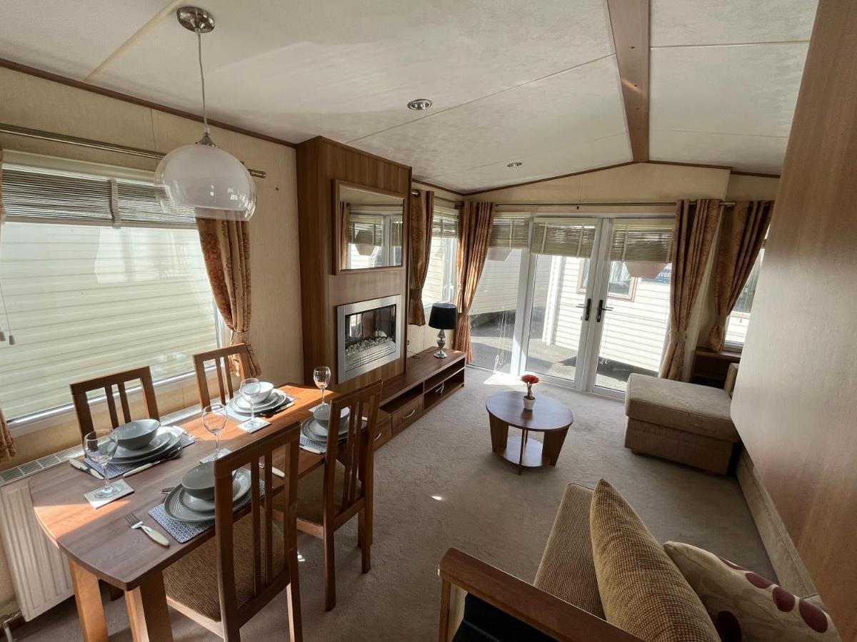 وايتستابل Lovely Static Caravan المظهر الخارجي الصورة